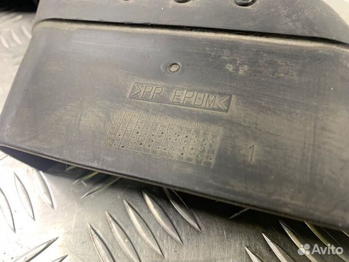 Патрубок воздухозаборника Renault Megane