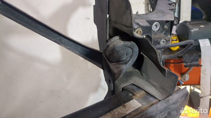 Рамка передняя Chrysler Voyager, 2010