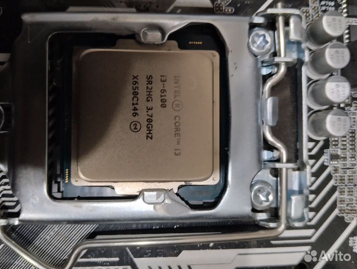 Материнская плата с процессором