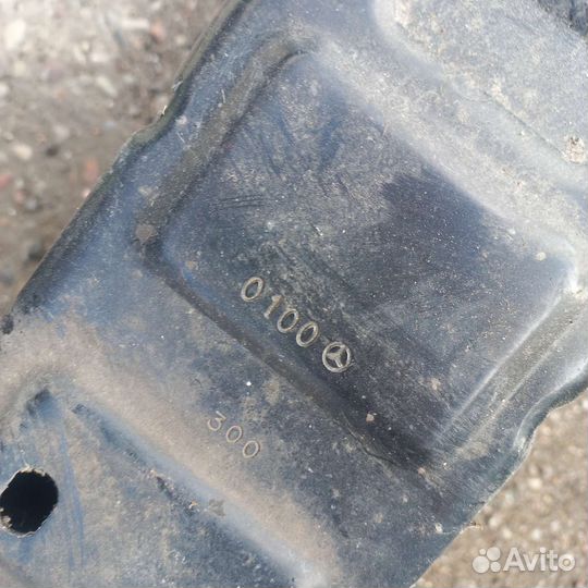 Брус задний Мерседес гле с292