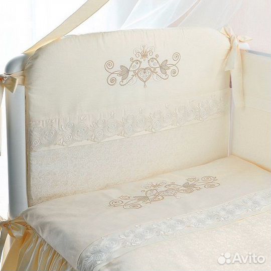 Комплект в детскую кроватку Perina