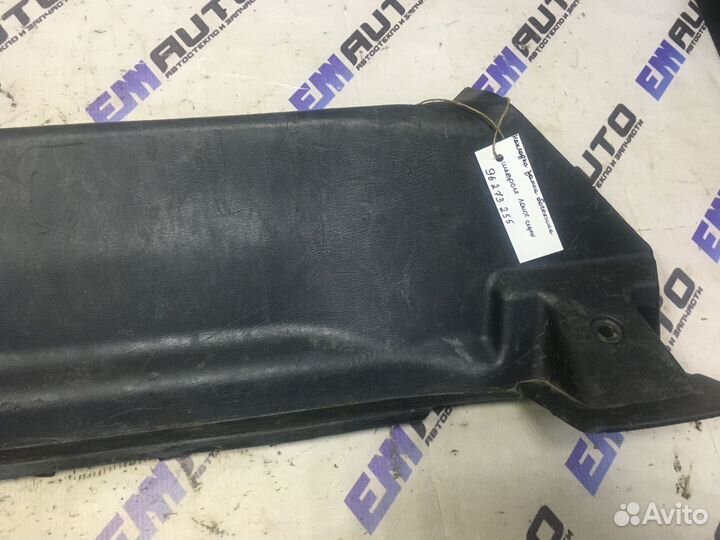 Накладка замка багажника Шевроле Ланос седан