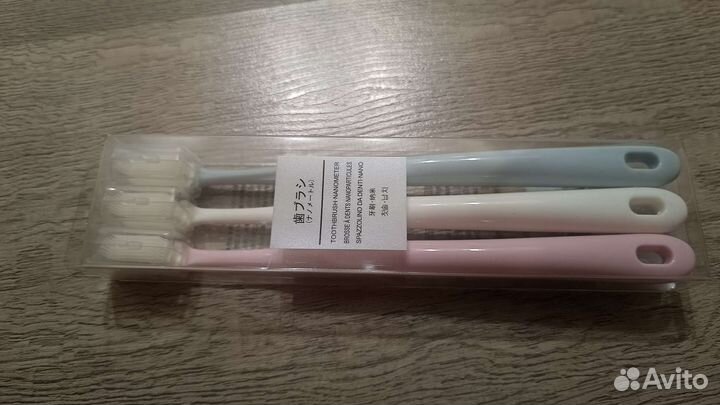 Зубная щетка