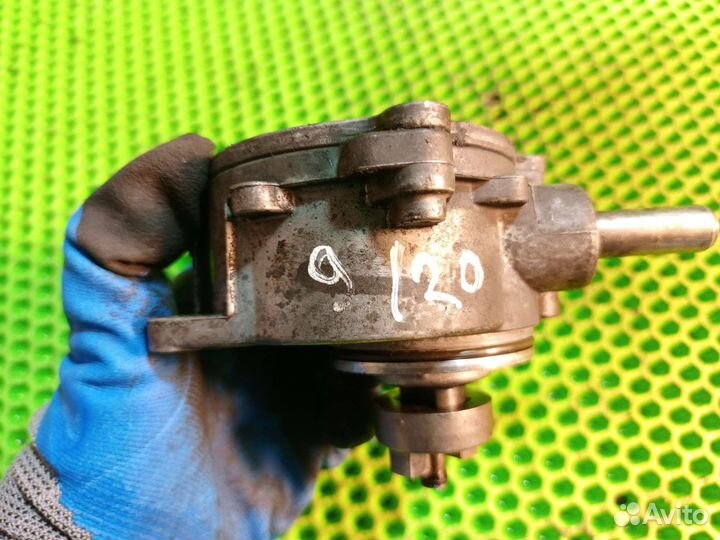 Насос вакуумный Mercedes C-Class