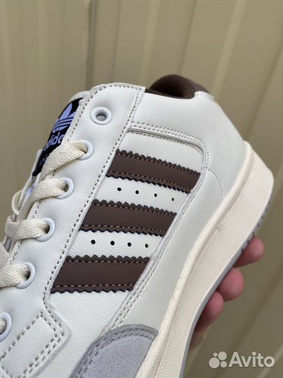Кроссовки adidas