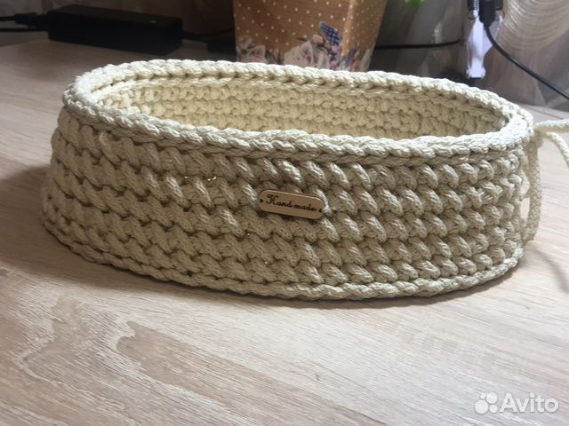 Вязаная корзинка
