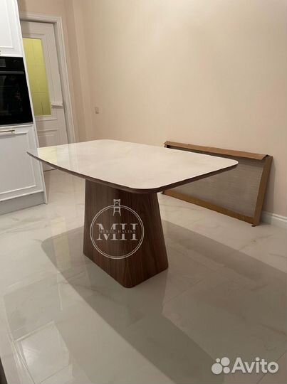 Комплект стол и стулья