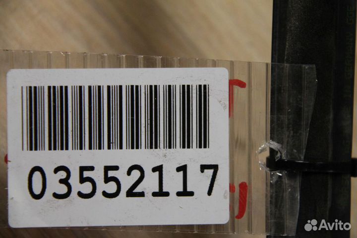 Молдинг стекла задней правой двери Volkswagen Toua