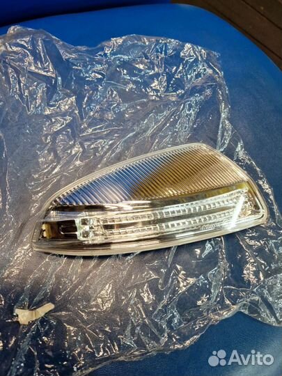 Повторитель в зеркало правый Mercedes C W204