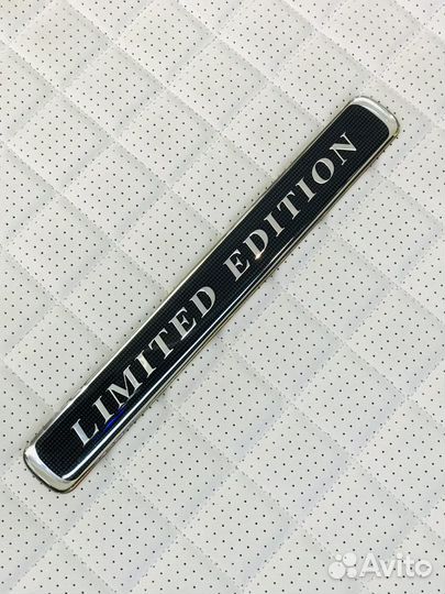 Шильдик Limited Edition на Тойоту Лэнд Крузер