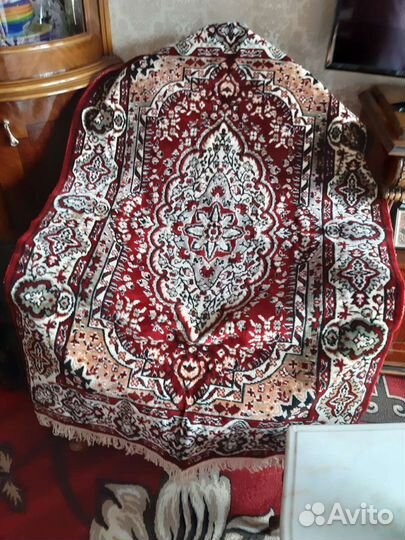 Ковровые покрывала на диван и кресла