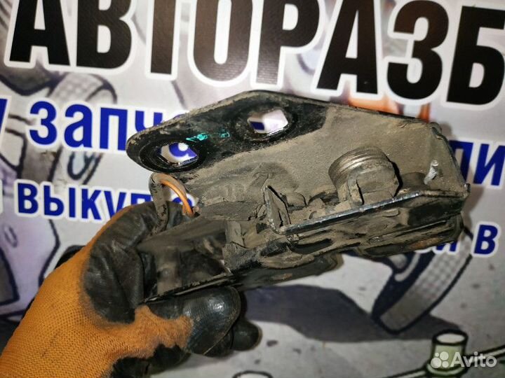 Замок капота Audi A6C6