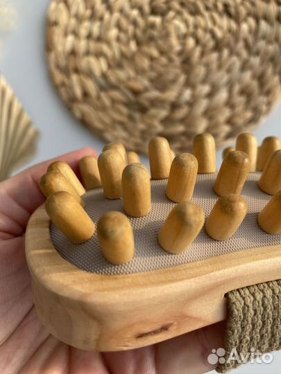 Массажная щетка антицеллюлитная деревянная