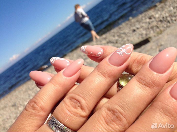 Маникюр и гель-лак 1100