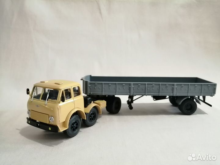 Модель маз-520 с полуприцепом маз-9380 1986г