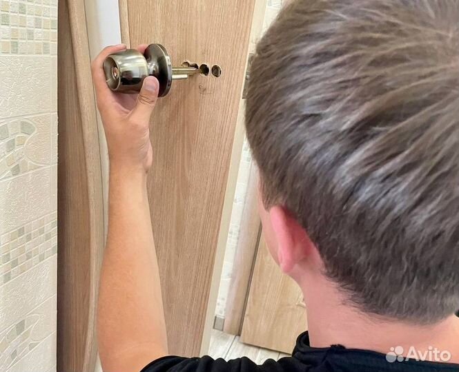 Ремонт и замена дверных ручек/ мастер на час