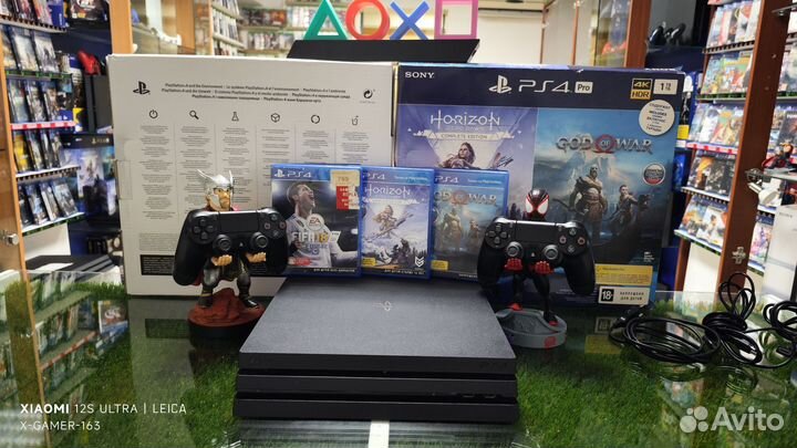 Sony PS4 PRO 1TB(Рев-7208) 2 Геймпада/3 Диска