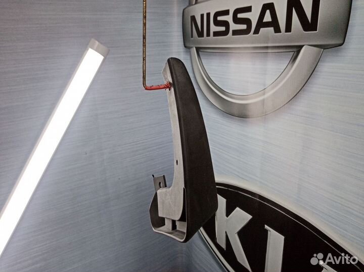 Брызговик передний Hyundai solaris 2 Лев