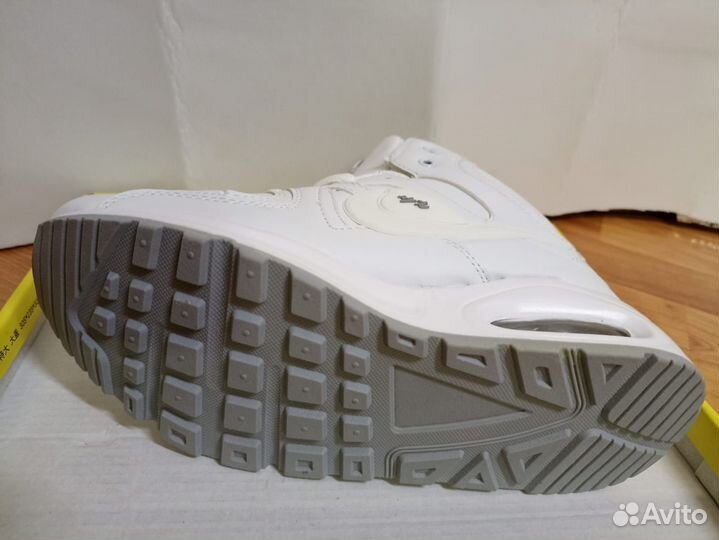 Кроссовки зимние женские 37 38 размер