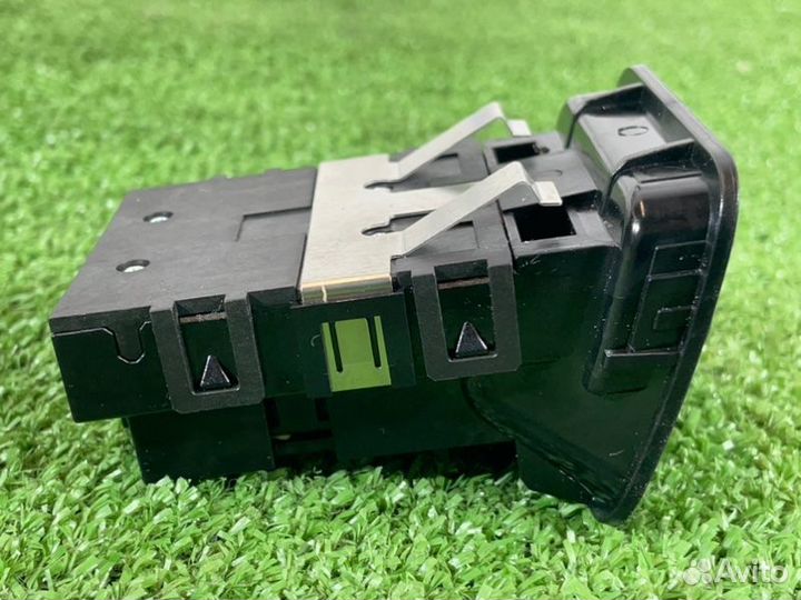 Кнопка стояночного тормоза Mercedes Gle W166