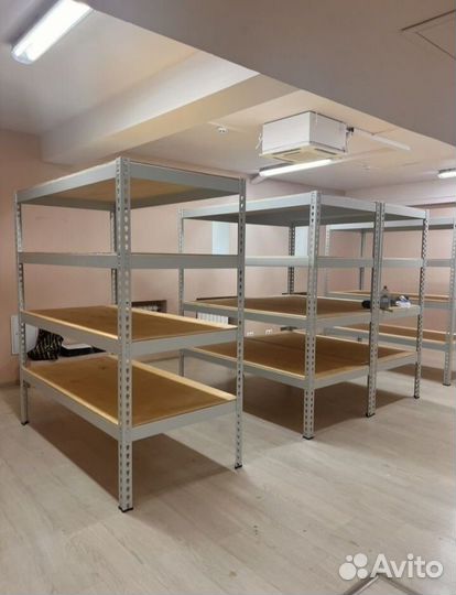 Металлический стеллаж с настилом для склада/дома