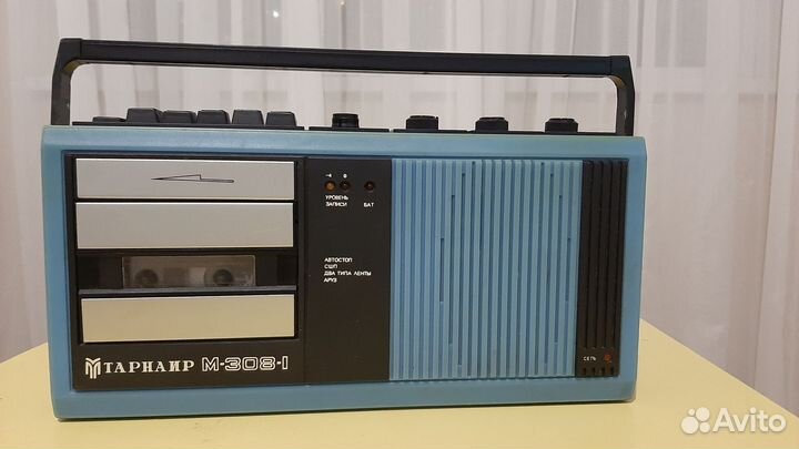 Кассетный магнитофон