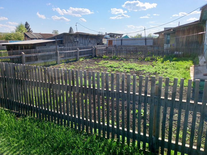 Дом 22 м² на участке 5 сот.