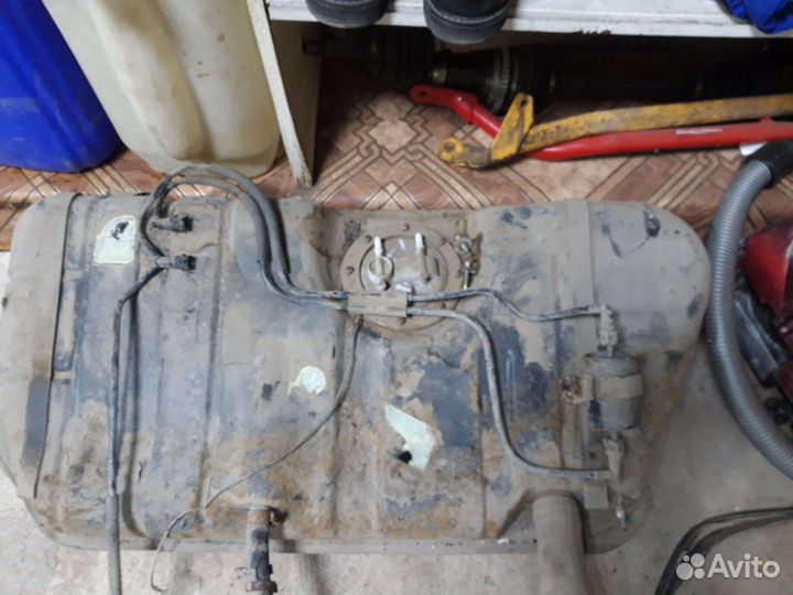 Топливный бак приора