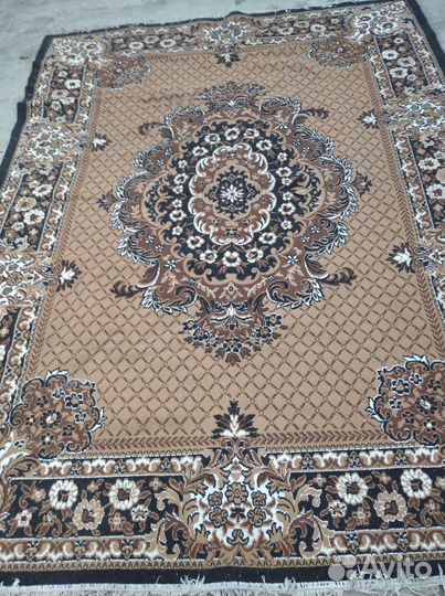 Ковер шерстяной