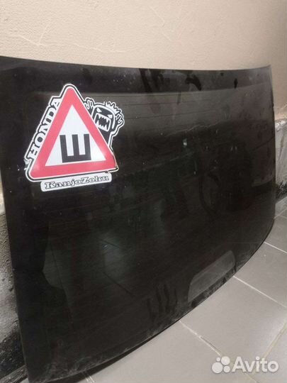 Заднее стекло honda civik 4d и передние глухие