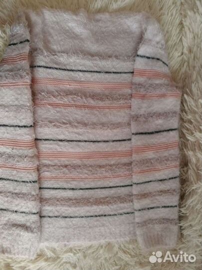 Свитер для девочки на рост 134-140