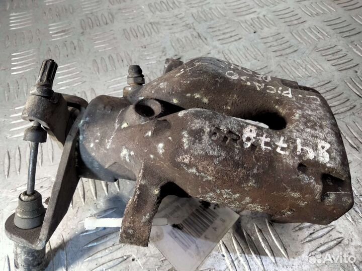 Суппорт задний правый Partner Berlingo