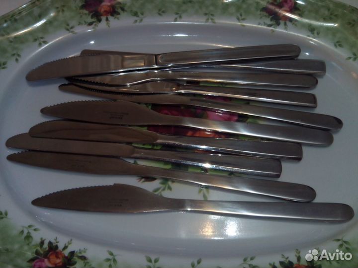 Набор из ложек и вилок с ножами