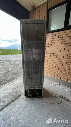 Витринный Холодильник