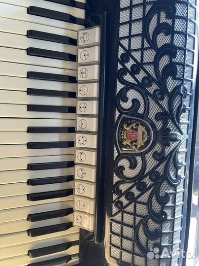 Аккордеон Royal standard Montana