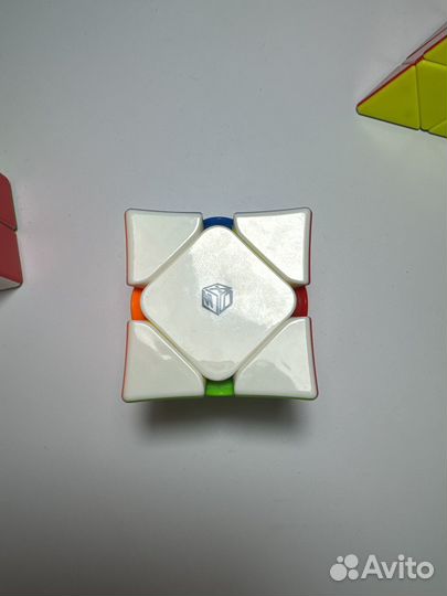 Кубик QiYi MoFangGe Wingy Skewb Stickerless