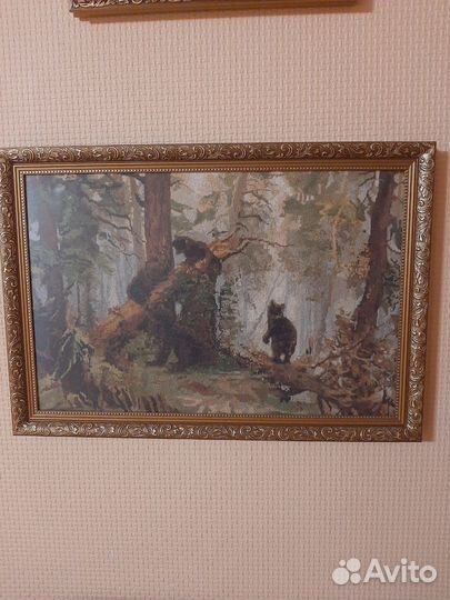 Продам картины вышитые крестиком