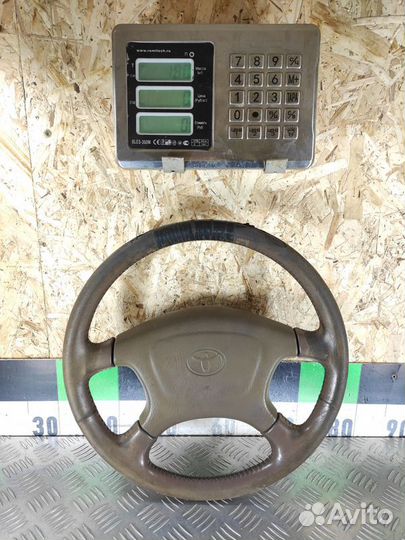 Рулевое колесо Toyota Camry v10
