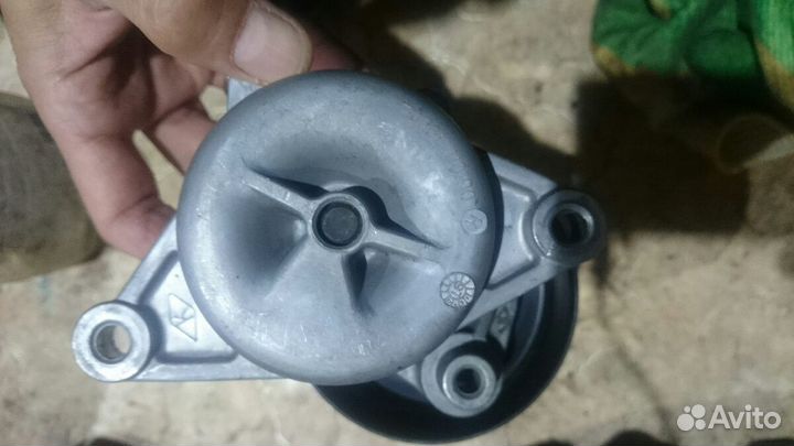 Натяжитель ремня грм Mercedes Gates (W210)