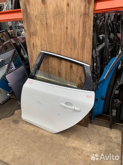 Задняя дверь Вольво V60 левая 2010-2013 Volvo V60