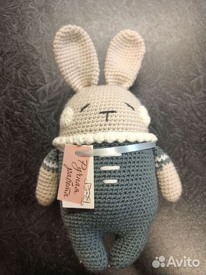 Зайка вязаный