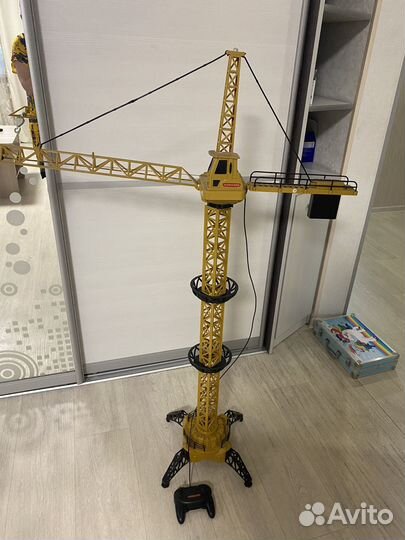 Подъемный кран игрушка