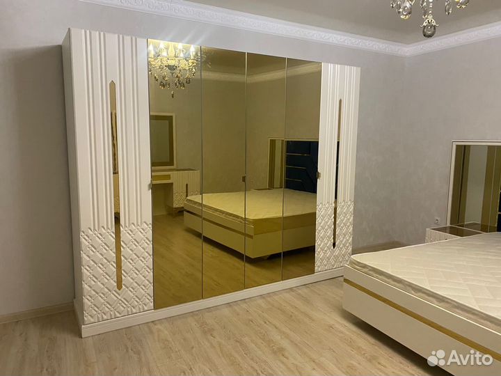 Спальный гарнитур