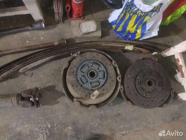 Запчасти на Газ21 Волга