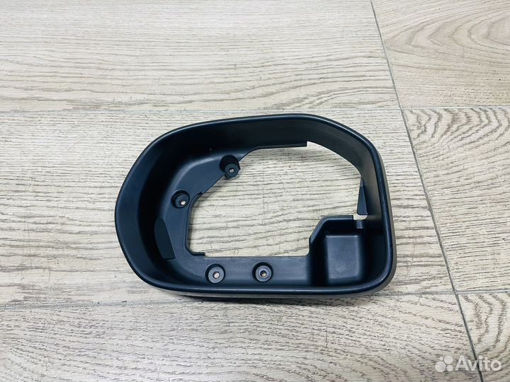 Рамка правого зеркала Honda Civic 4D