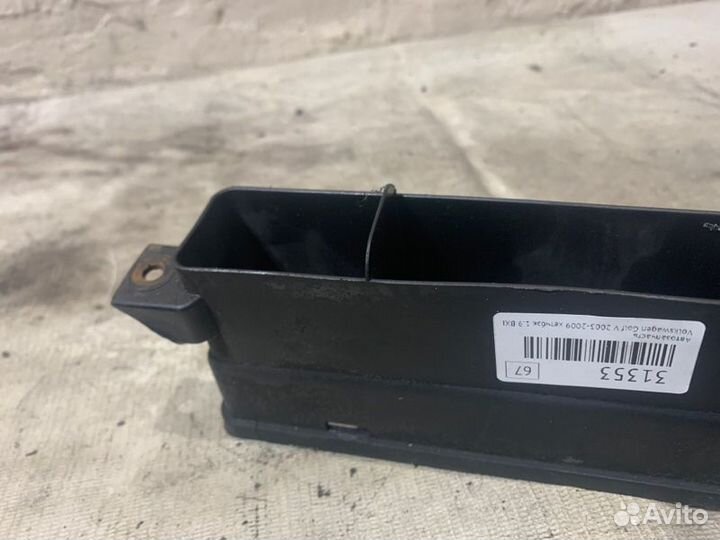 Воздухозаборник (наружный) Volkswagen Golf V