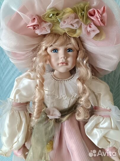 Кукла фарфоровая remeco collection