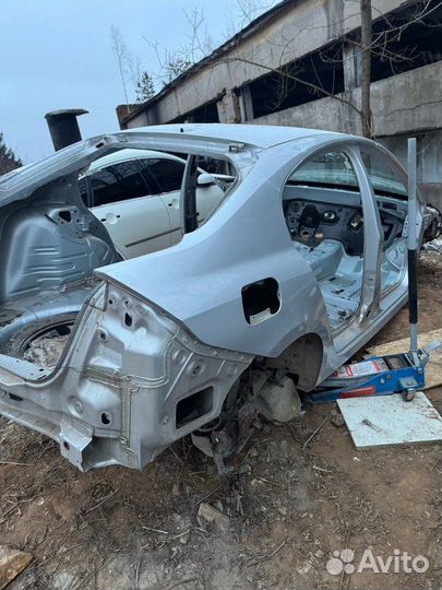 Крыло заднее Renault Laguna DCI 1.5 2009