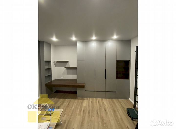 Шкаф с зеркалом