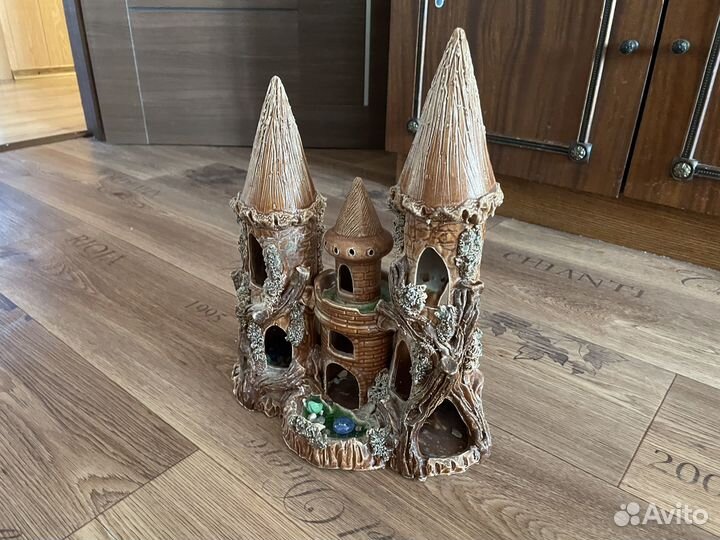 Замок, коралл для аквариума